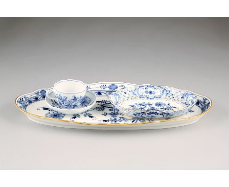 Meissen bone china tea ware, comprising of eight tea cups, eight saucers, seven side plates, one oval cake plate with pierced