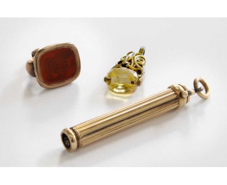 A Propelling Pencil, tests as gold, of cylindrical fluted form with bloodstone terminal, 6cm; together with a citrine swivel 