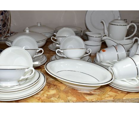 A SEVENTY ONE PIECE ROYAL WORCESTER 'SILVER JUBILEE' PATTERN DINNER SERVICE, comprising two tureens (one with broken and regl