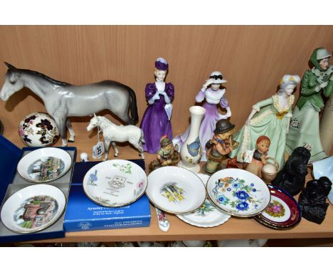 A GROUP OF CERAMICS, to include a Beswick Bois Roussel Racehorse 701, second version in grey matt finish, a Beswick Foal (Lar