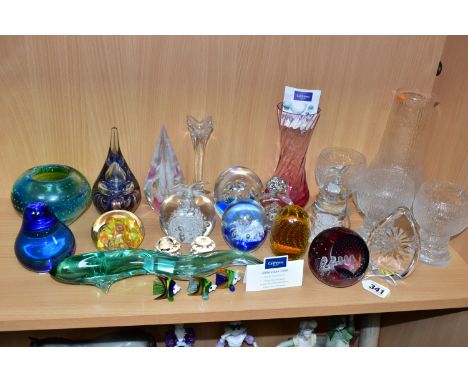 A GROUP OF GLASS WARES, to include a Timo Sarpaneva for Iittala Kekkerit jug of conical form, supported on three feet on a bu