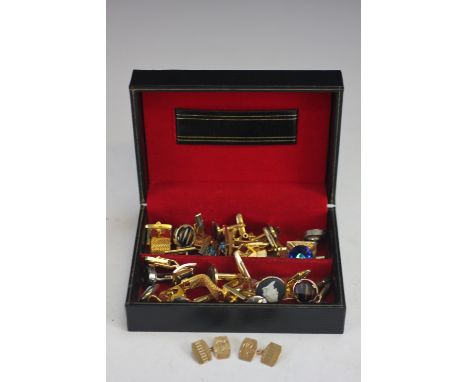 A collection of assorted cufflinks, to include; a pair of 9ct yellow gold cufflinks with chain link, weight 4.2gms along with