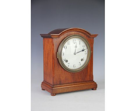 An American mahogany eight day mantel clock, with enamel Arabic dial and Sessions Clock Co movement, 29.5cm
