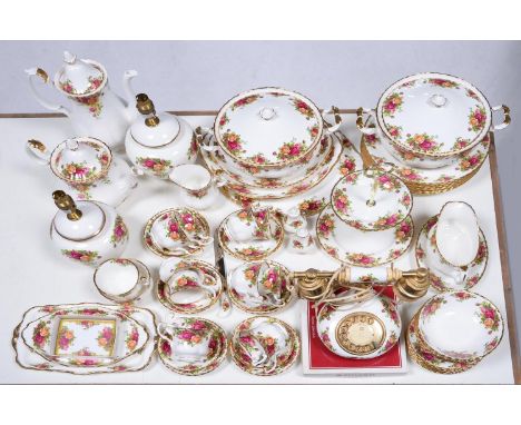 An extensive Royal Albert Old Country Roses pattern tea and dinner service, cake stand, pair of table lamps, retro telephone 