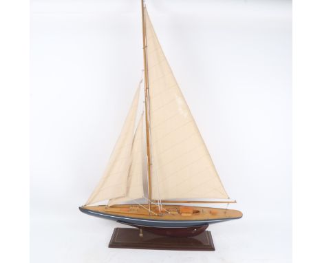 A modern kit-built model pond yacht, hull length 61cm, overall height 86cm 