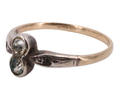A vintage engagement ring, comprising a pair of paste stones set in white metal on a yellow metal shank, Q, 1.8 g