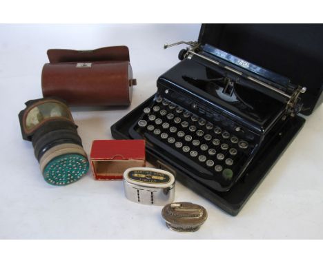 ROYAL USA CIRCA 1920's PORTABLE TYPEWRITER, with 9 1/2" (23.75cm) carriage, black enamel body in textured fabric clad case,  