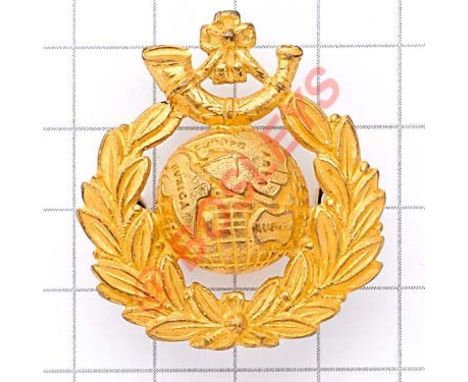 Royal Marine Light Infantry gilt NCO’s cap badge. Die-stamped Loops 