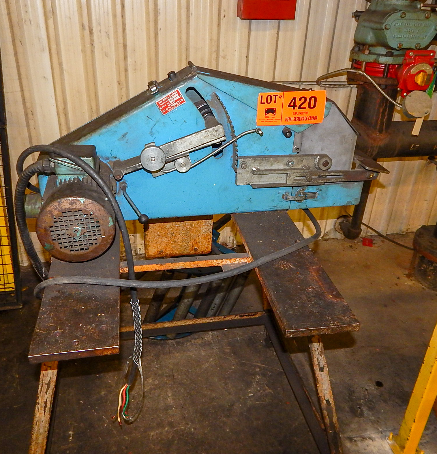 { Group of lots: 418, 419, 420 } } } BEE BELT SANDER