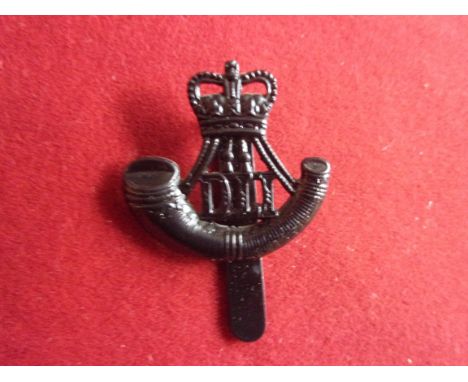 Durham Light Infantry 5th, 7th, 8th and 9th Battalions EIIR Cap Badge (Blackened-brass), two lugs. K&amp;K: 2397