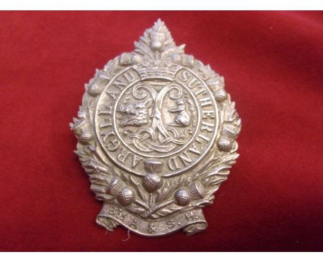 8th (Argyllshire) Battalion, Princess Louise's (Argyll and Sutherland Highlanders) WWI Cap Badge (White-metal), two lugs. K&a