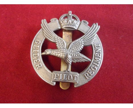 The Glider Pilot Regiment WWII Cap Badge (White-metal), slider. K&amp;K: 2057