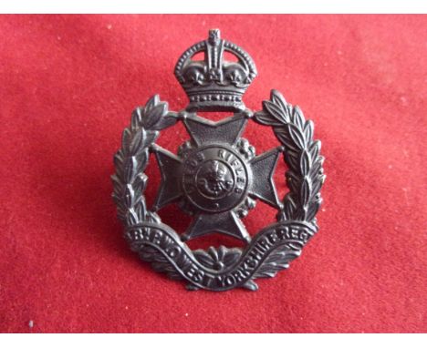 The Prince of Wales Own (West Yorkshire Regiment) 8th Battalion (Leeds Rifles) WWI Cap Badge (Blackened-brass), two lugs. K&a