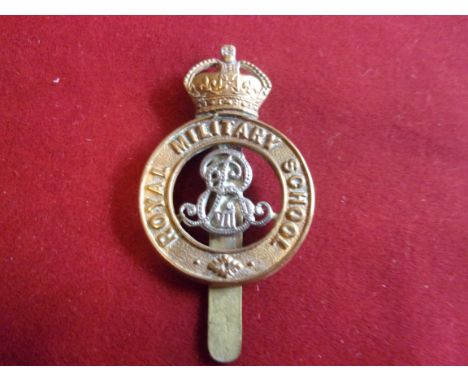 Duke of York’s Military School Cap Badge (Bi-metal), slider, issued between: 1902-1910. K&amp;K: 1079