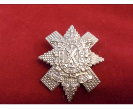 The Highland Cyclist Battalion (Territorial Force) WWI Glengarry Cap Badge (White-metal), two lugs. K&amp;K: 1864