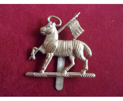The Queen's Royal Regiment (West Surrey) WWII Cap Badge (Gilding-metal), slider. K&amp;K: 1969-The Queen's Royal Regiment (We