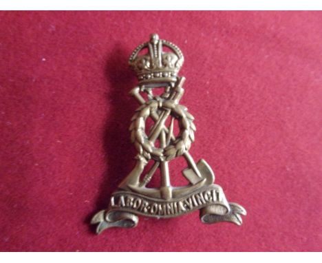 Labour Corps WWI Cap Badge (Gilding-metal), two lugs. K&amp;K: 1157