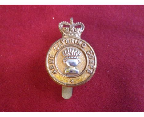 Army Catering Corps EIIR Cap Badge (Bi-metal), two lugs and made J.R. Gaunt, design sealed 12th October 1954. K&amp;K: 2158