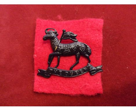 5th Battalion Queen's (Royal West Surrey) Territorial Regiment Cap Badge (Blackened-brass with red felt backing), two lugs. K