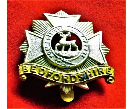 Bedfordshire Regiment WWI Forage Cap Badge (Bi-metal), slider. K&amp;K: 610-Bedfordshire Regiment WWI Other Ranks Forage Cap 