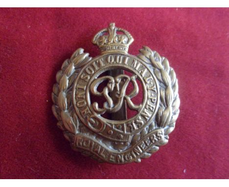 Royal Corps of Engineers WWII  Cap Badge (Gilding-metal), slider. K&amp;K: 1940