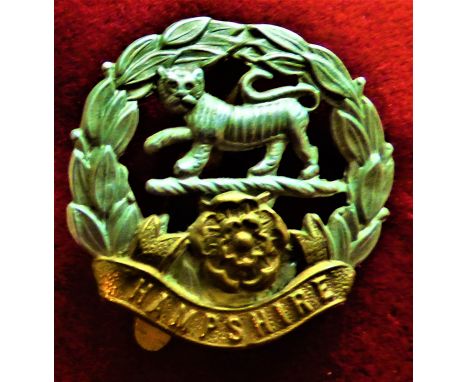 Hampshire Regiment WWI Forage Cap Badge (Bi-metal), slider. K&amp;K: 647
