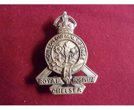 Royal Hospital, Chelsea WWII Nurses Cap Badge (Gilding-metal), slider and made J.R. Gaunt, this pattern sealed 7th December 1