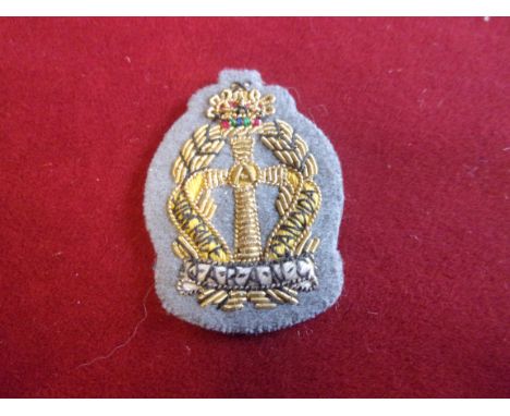 Queen Alexandra's Royal Army Nursing Corps Officers Cap Badge (Cloth and Bullion). 