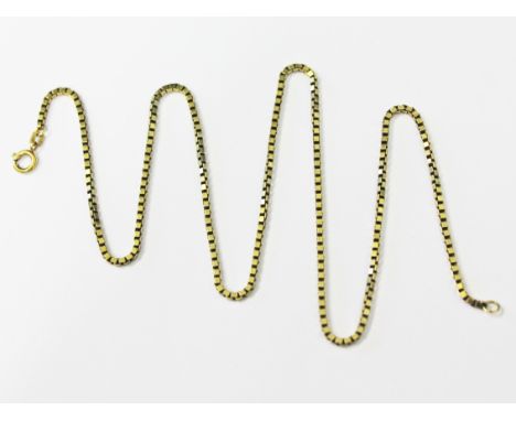A 9KT gold chain, length 45cm, wt. 7.6g.