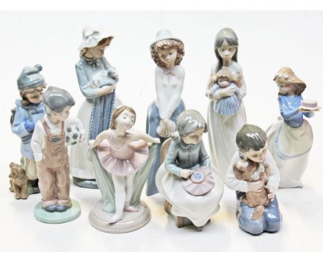 Nine Nao figures. Condition - very good, no chips, cracks nor any restoration, little/no wear.