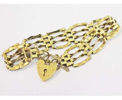 A 9ct gold gate bracelet, wt. 9.9g.