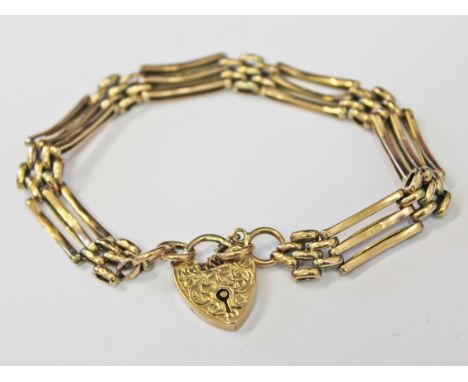 A 9ct gold gate bracelet, wt. 10.4g.