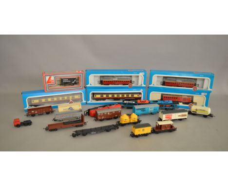 HO/OO Gauge. Five boxed Airfix Coaches, 2 x #54203-4 OO Scale B.R. Composite Corridor and three #54051-5 HO Scale Wild West A