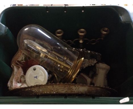 TUB OF ITEMS INCLUDING CLOCK    RFI