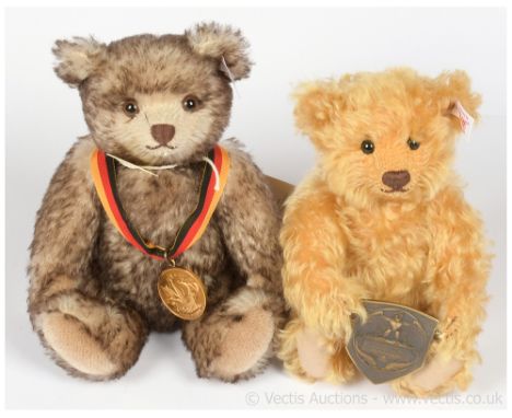 Steiff teddy bear pair including: (1) The Exhibition Bear, white tag 661419, UK &amp; Ireland exclusive, 2004, LE 1500, golde