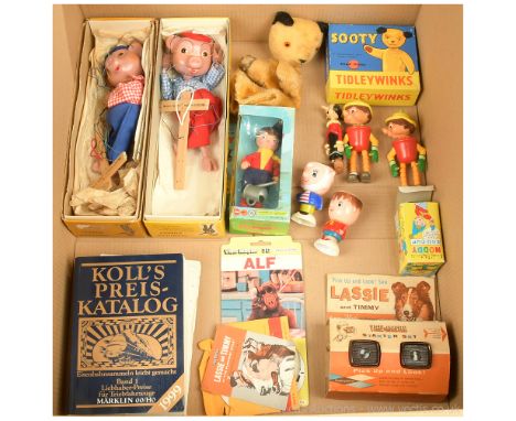 Collection of T.V related items including: Pelham Puppets Pinky &amp; Perky Marionettes, Lassie View Master and a range of sl