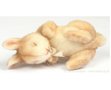 R John Wright Flopsy Bunny, from The Beatrix Potter Collection, LE 500, 2003, white mohair with brown airbrushed detail, miss