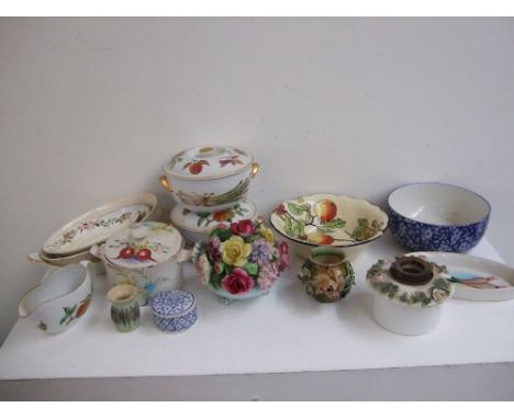 A quantity of china to include Royal Worcester, Oven King, Italy, Wedgwood, Royal Doulton and Adderley (23)