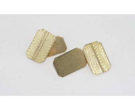 9ct gold double-sided cufflinks plain one side and engine turned the other, weight: approx 5.3 grams