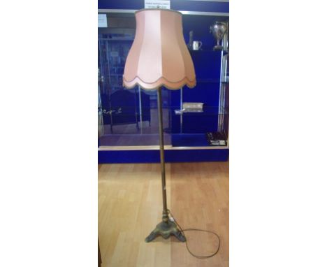Brass standard lamp with shade, 178cm high