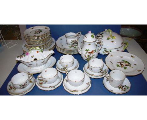 Part Herend Rothschild dinner service comprising 5 dinner plates, 5 entree plates, 10 side plates, 5 soup plates, sauce turee
