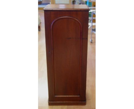 Victorian cedar cabinet with inside shelves, 41 30 101