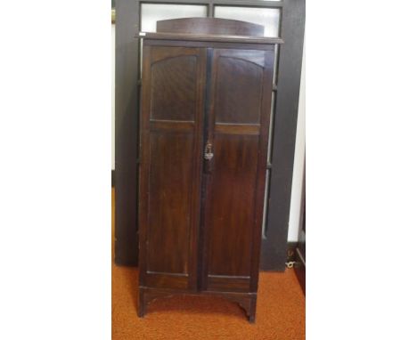 Maple multi drawers cabinet circa 1920s, with 2 doors opening to 6 inside drawers, 51cm wide, 45cm deep, 117cm high