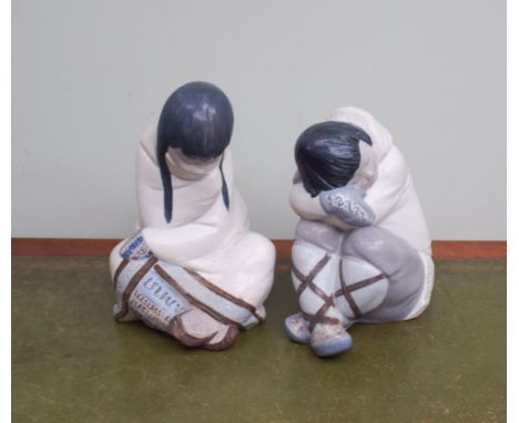 2 Lladro figures of Eskimos   one ok, one is hairlined
