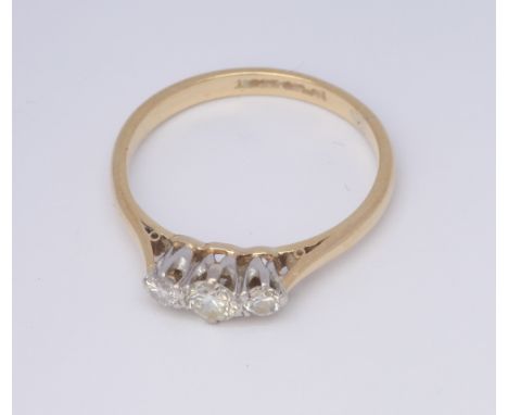 18ct gold 3 stone diamond ring Ring size N