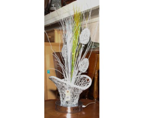 New modern LEd wirework lamp, in bull rush style design, approx 30" tall