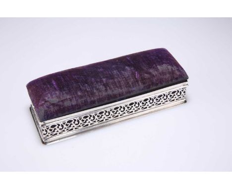 AN EDWARDIAN SILVER PIN-CUSHION BOX by William Hutton &amp; Sons Ltd, Birmingham 1903, rectangular. 19.5cm long, 7.2 troy oun