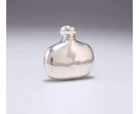 AN EDWARDIAN SMALL SILVER HIP FLASK by Edward Foligne Braham, Birmingham 1906. 6cm wideNo leaks. Surface wear and bruising. N