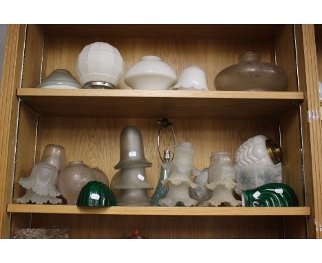 A group of glass ceiling lights and lamp shades (qty)