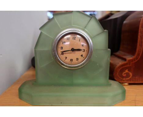 An Art Deco frosted glass mantel clock and six other assorted clocks (7)